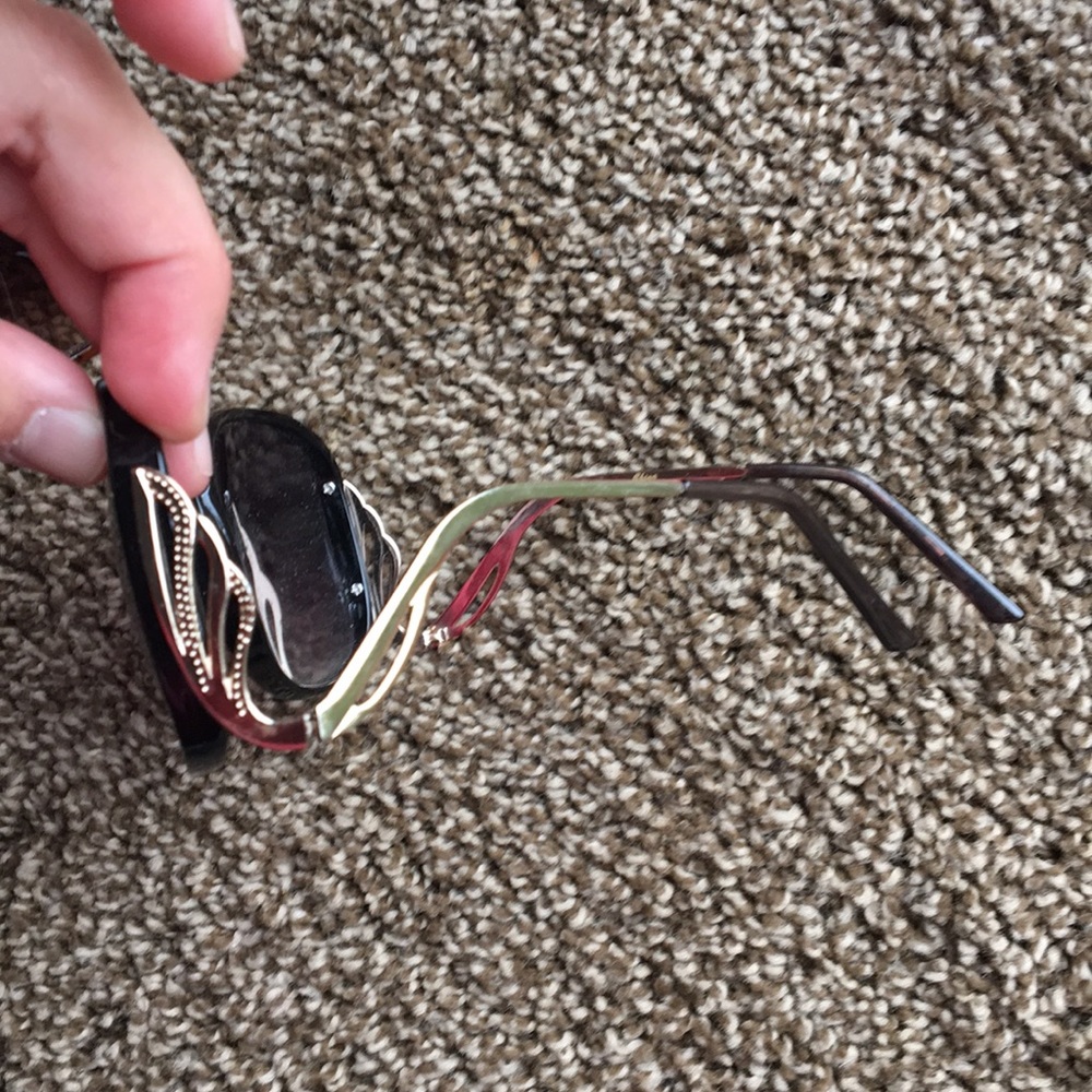 Two sunglasses - Picture 3 of 4